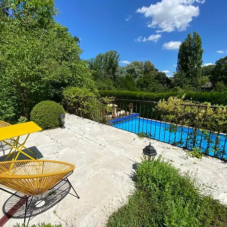 Manoir Des Cavaliers - Bed & Breakfast Chantilly