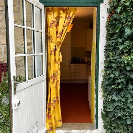 Bed & Breakfast Manoir Des Cavaliers - 3*