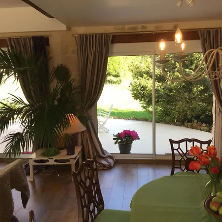 Manoir Des Cavaliers - فندق مبيت وإفطار شانتييّي