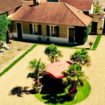 Bed and Breakfast Manoir Des Cavaliers - Σαντιγί
