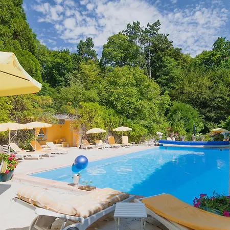 Manoir Des Cavaliers - Bed & Breakfast