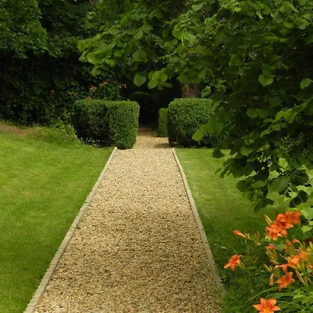Manoir Des Cavaliers - Bed & Breakfast Chantilly