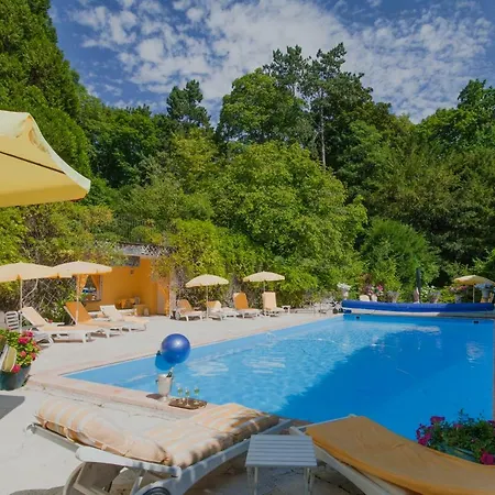 Manoir Des Cavaliers - Bed & Breakfast Chantilly