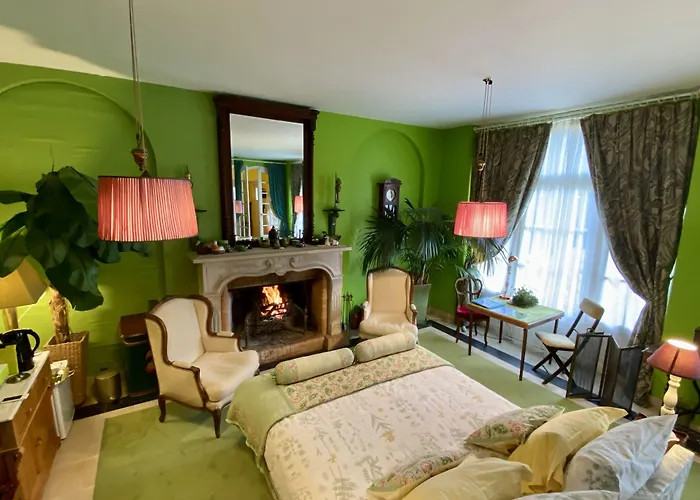 Manoir Des Cavaliers - Bed & Breakfast Chantilly